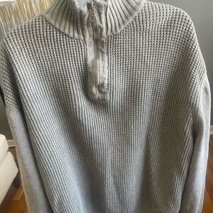 Men gray sweater size XL